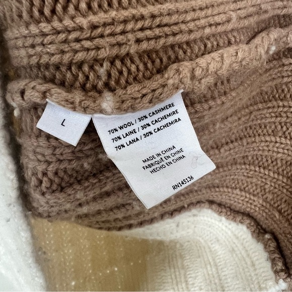 NAADAM Rib Knit Wool-Cashmere-Blend Color
Block Buttoned Turtleneck L - Picture 5 of 8